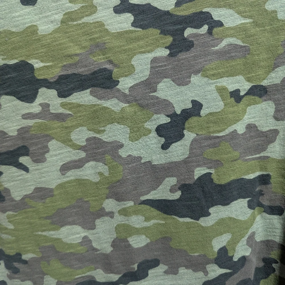 TIME & TRU women's Shirt green camo flutter sleeve Small 4-6 W-093 - Picture 8 of 9